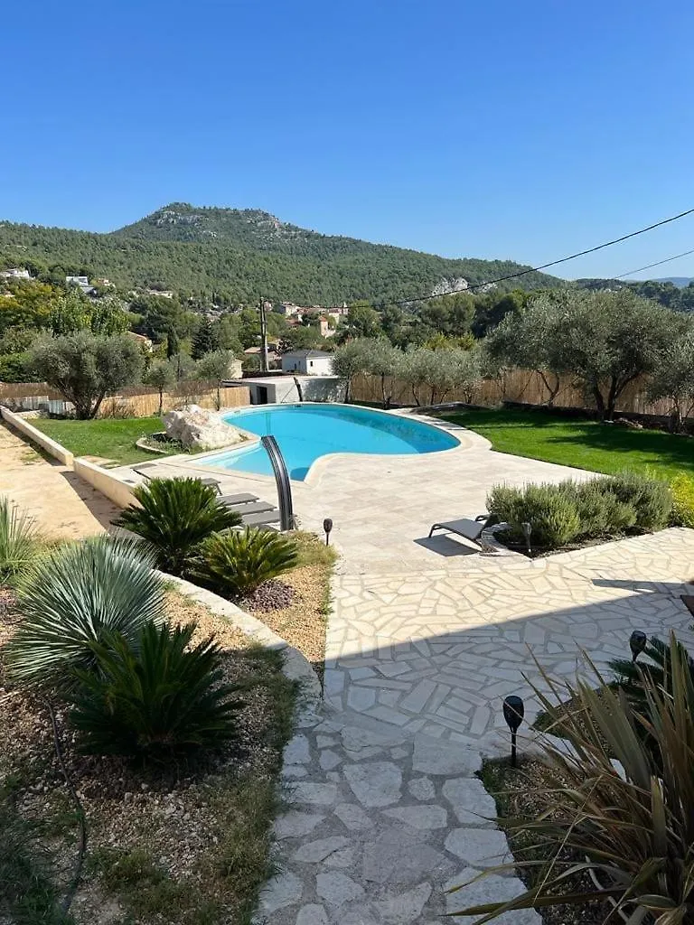 Villa De Charme Avec Piscine, Marseille