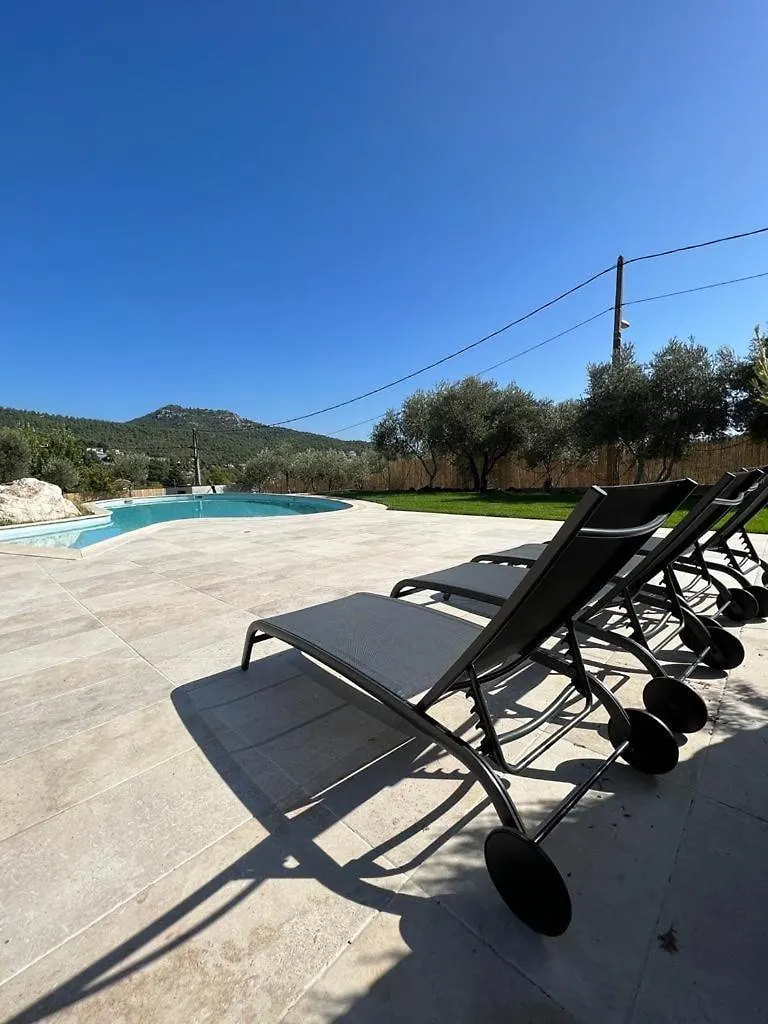 Villa De Charme Avec Piscine, Marseille