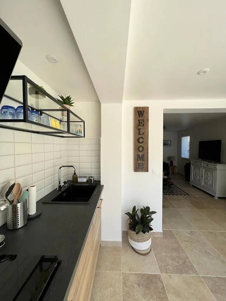 Villa De Charme Avec Piscine, Marseille France